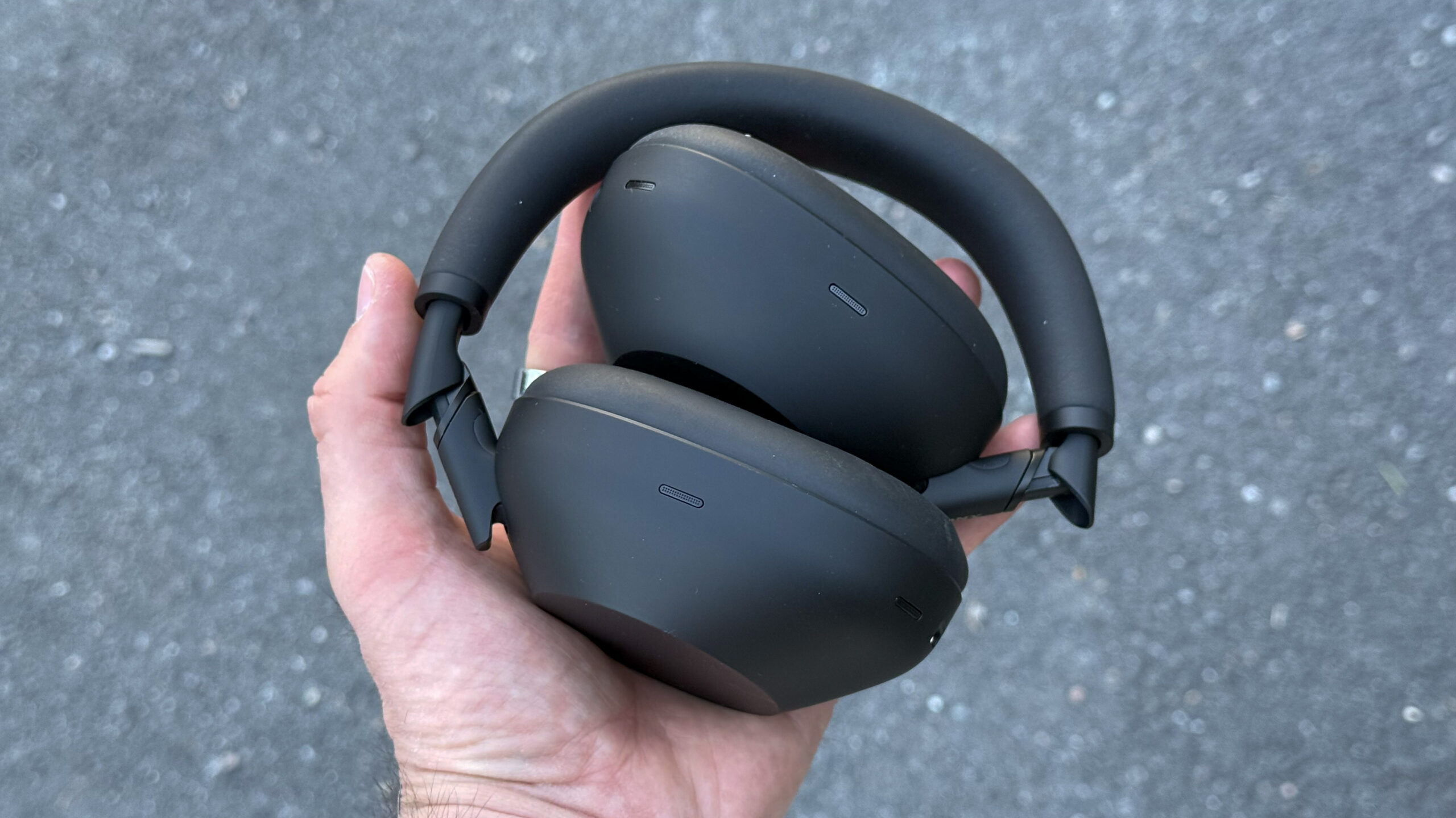 Sony WH 1000XM6 foldable geirnordby scaled 1